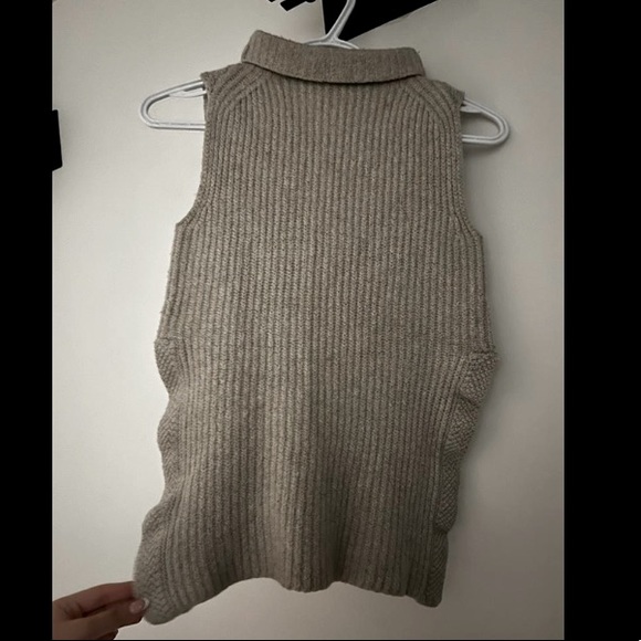 Wilfred Tops - Wilfred knit Grey Sleeveless  turtleneck - size xxs